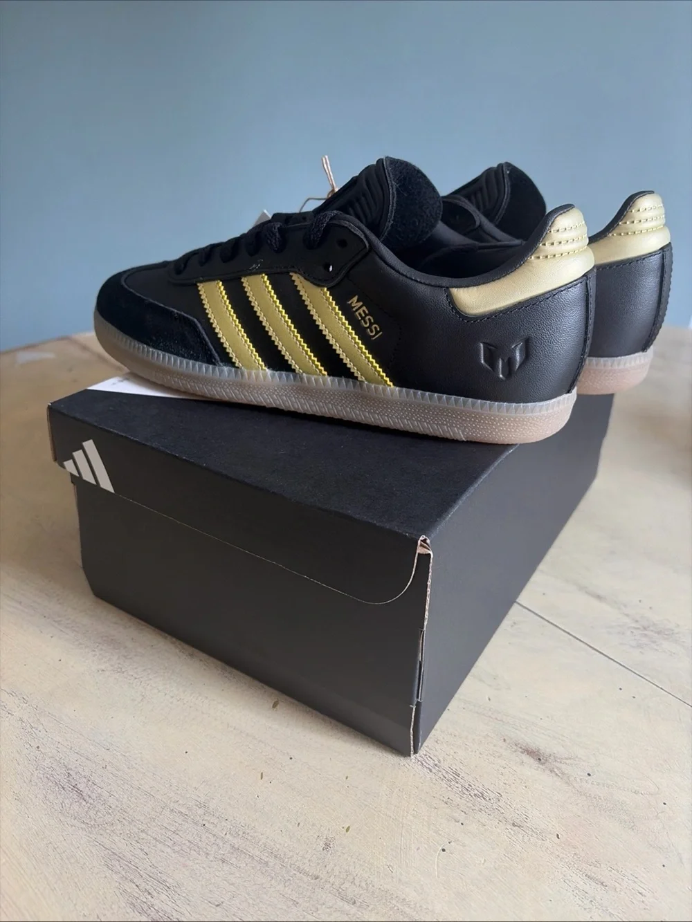 Adidas Samba x Messi J Black/Gold Metallic/Gum Big Kid's Juniors JR6349 Size 5 - Picture 4 of 9